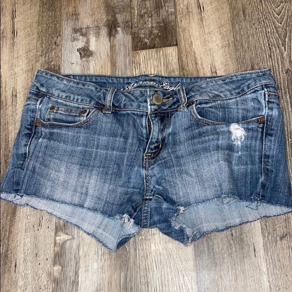 Women’s size 8 American Eagle jean shorts, stretch jean short shorts